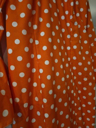 Traje de flamenca naranja lunares blancos