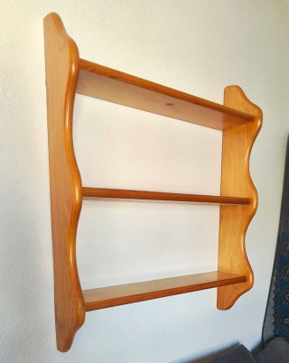 Estantería de madera con 3 baldas