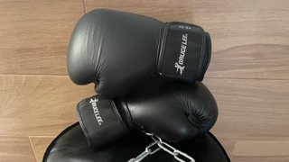 Saco Boxeo Bruce Lee + Guantes Negros