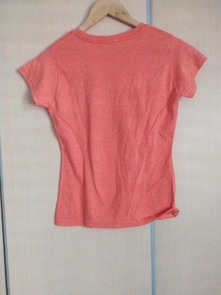 Camiseta naranja con estampado de gato
