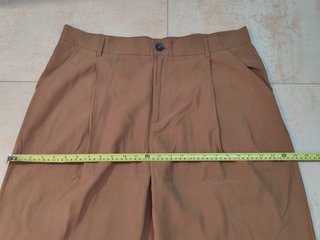 Pantalón fluido pinzas toffee NUEVO – Zara