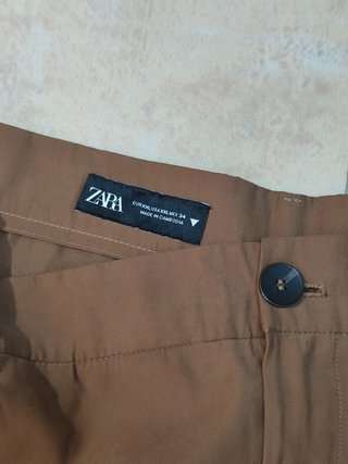 Pantalón fluido pinzas toffee NUEVO – Zara