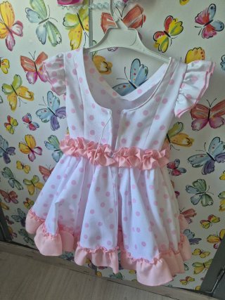 Traje de flamenca rosa y blanco