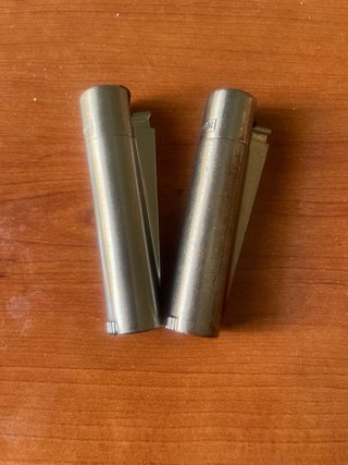 Due accendini Clipper vintage argentati regolabili in vendita