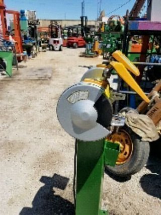 - MÁQUINA DE AFILAR CON PIES