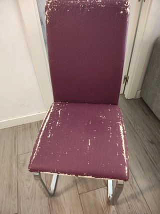 Mesa comedor blanca con 6 sillas grises