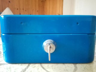 Caja Metálica Azul con Asa y llave