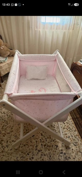 Minicuna blanca con unicornio