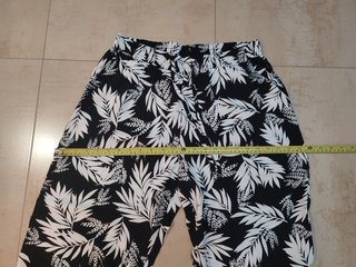 Pantalón NUEVO estampado hojas – C&A