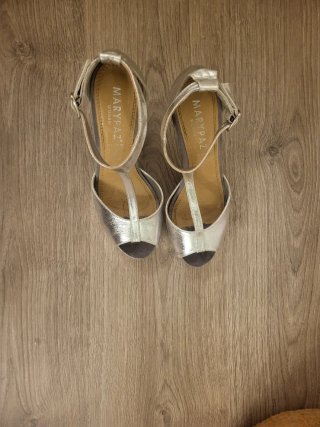 Scarpe col tacco argentate