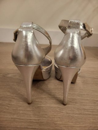 Scarpe col tacco argentate