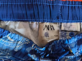 Bañador niño "Zara" estampado tiburones. Talla 3-4