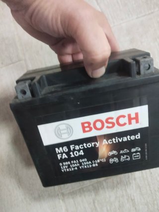 Batería Bosch M6 FA 104 YTX12-BS AGM