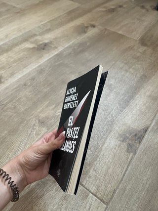 Libro “El pastel tailandés” Alicia Giménez Bartlet