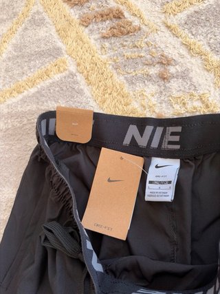 Conjunto Nike Running Camiseta y Pantalón Corto