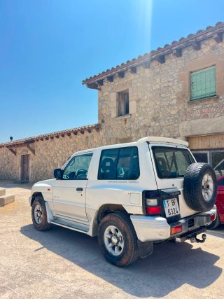 Mitsubishi Montero V20