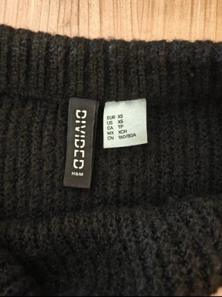 Jersey negro hombros descubiertos