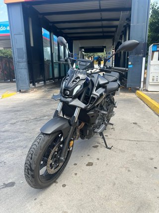 Yamaha MT-07 2024, linea completa akrapovič