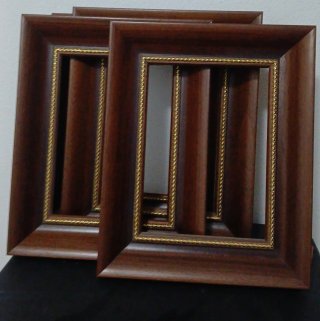 Marcos de madera (4 unidades idénticas).