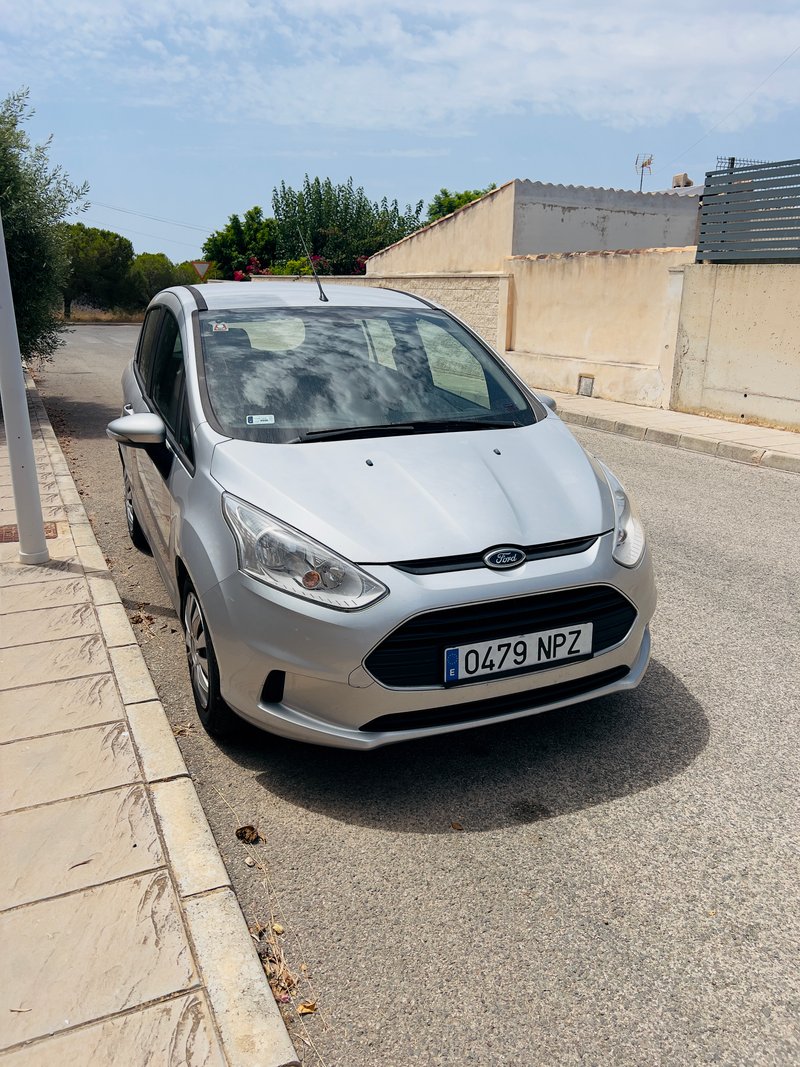 Ford B-MAX 2013 - foto 1