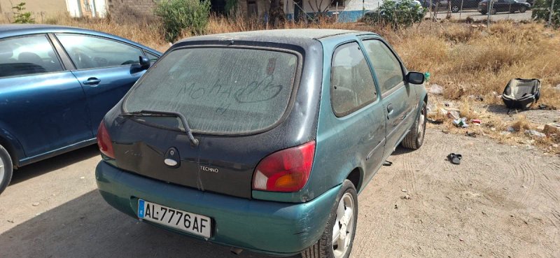 Ford Fiesta 1999 - foto 1