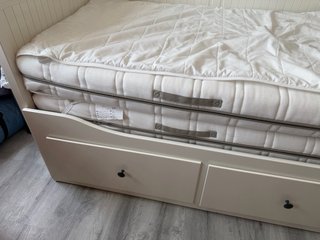 Cama/Sofá IKEA Hemnes