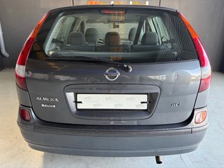 Nissan Almera Tino