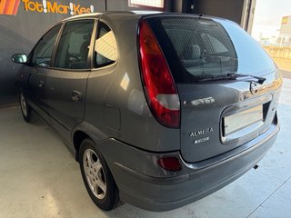 Nissan Almera Tino