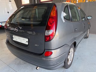 Nissan Almera Tino