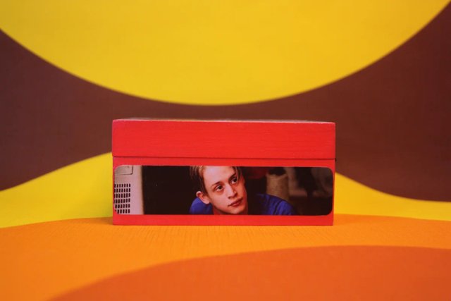 Box | Party Monster