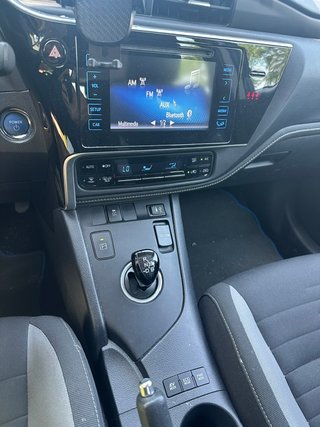 Toyota Auris 1.8 140H Active 5p