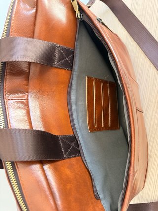 Maletín de cuero vacuno para portátil 15,6”