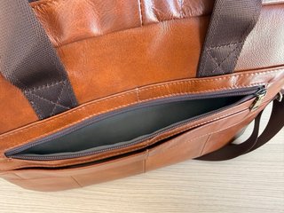 Maletín de cuero vacuno para portátil 15,6”