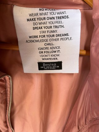 Chaqueta acolchada rosa Bershka