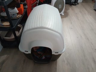 Caseta Perro Grande Gris/Blanco