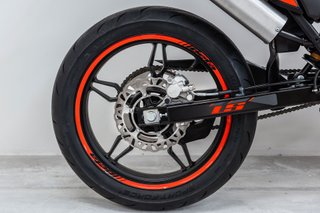 BETA Supermoto Negra y Roja low seat