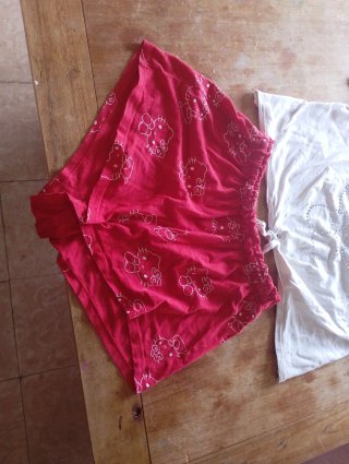 Pijama corto Hello Kitty blanco y rojo