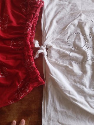 Pijama corto Hello Kitty blanco y rojo