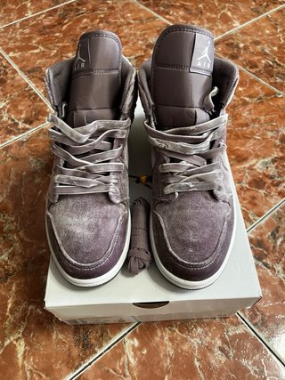 Jordan 1 Mid Se Morado/Marrón Terciopelo