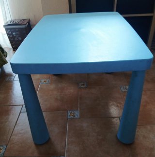 Mesa infantil azul IKEA