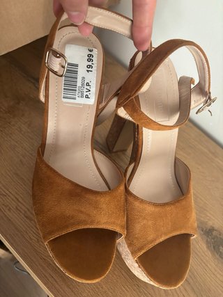 Sandalias de tacón marrón Talla 39