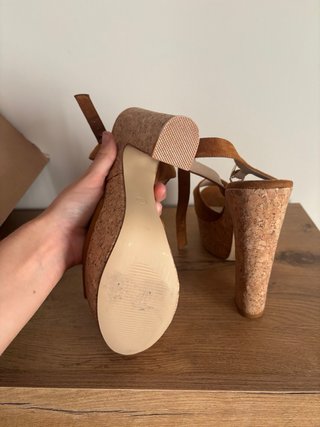 Sandalias de tacón marrón Talla 39