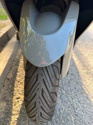 Yamaha Tmax Maxi Scooter Gris nardo