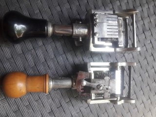 2x El Casco Tampon Numerador Antiguo