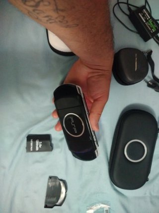 PSP Sony Nera Completa con Accessori