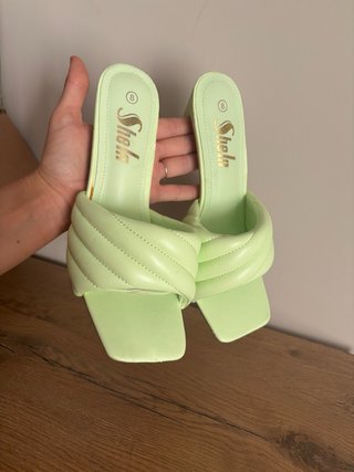 Sandalias tacón verde fosforito Talla 39