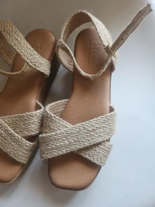 Sandalias plataforma beige/marrón nuevas