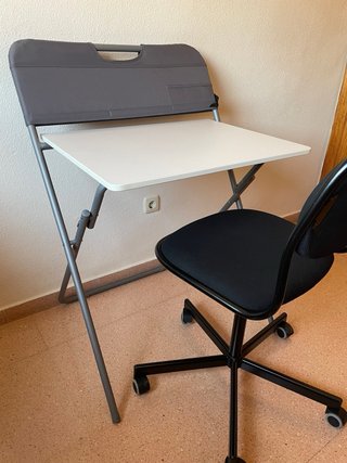 Mesa plegable auxiliar con respaldo acolchado