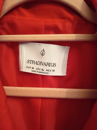 Vestido Chaqueta STRADIVARIUS rojo
