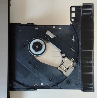 Portátil HP 17" i3 8GB RAM 1TB HDD. Buen estado.